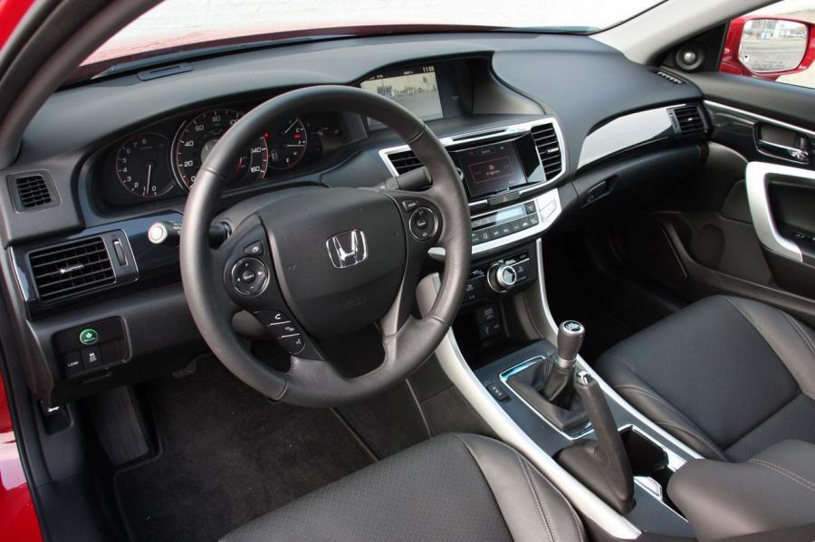  Honda Accord V6 Coupe 2013 года  (фото 2 из 19)